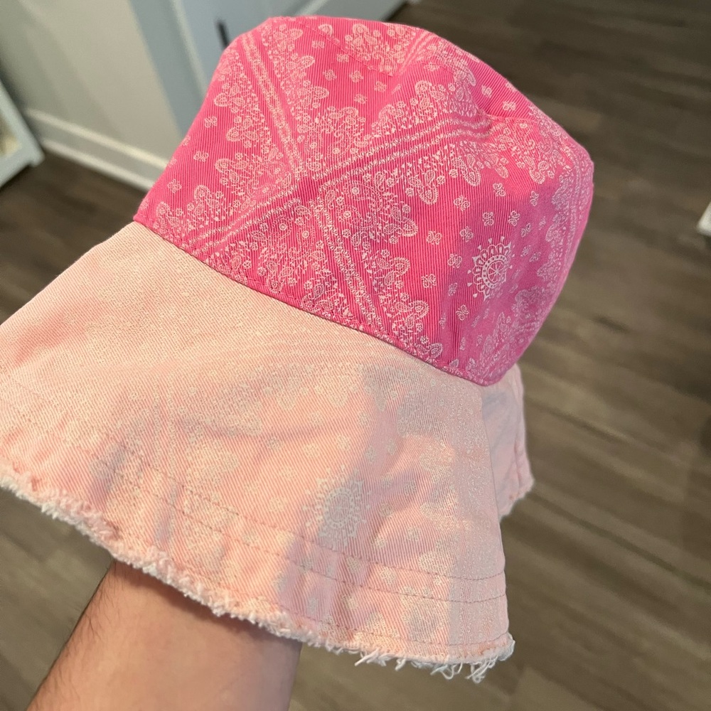 Brand NEW Free People Paisley Bucket Hat. One size. Pink and Paisley Print.
